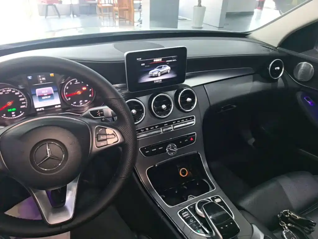 Mercedes-Benz C-Class — миниатюра 10
