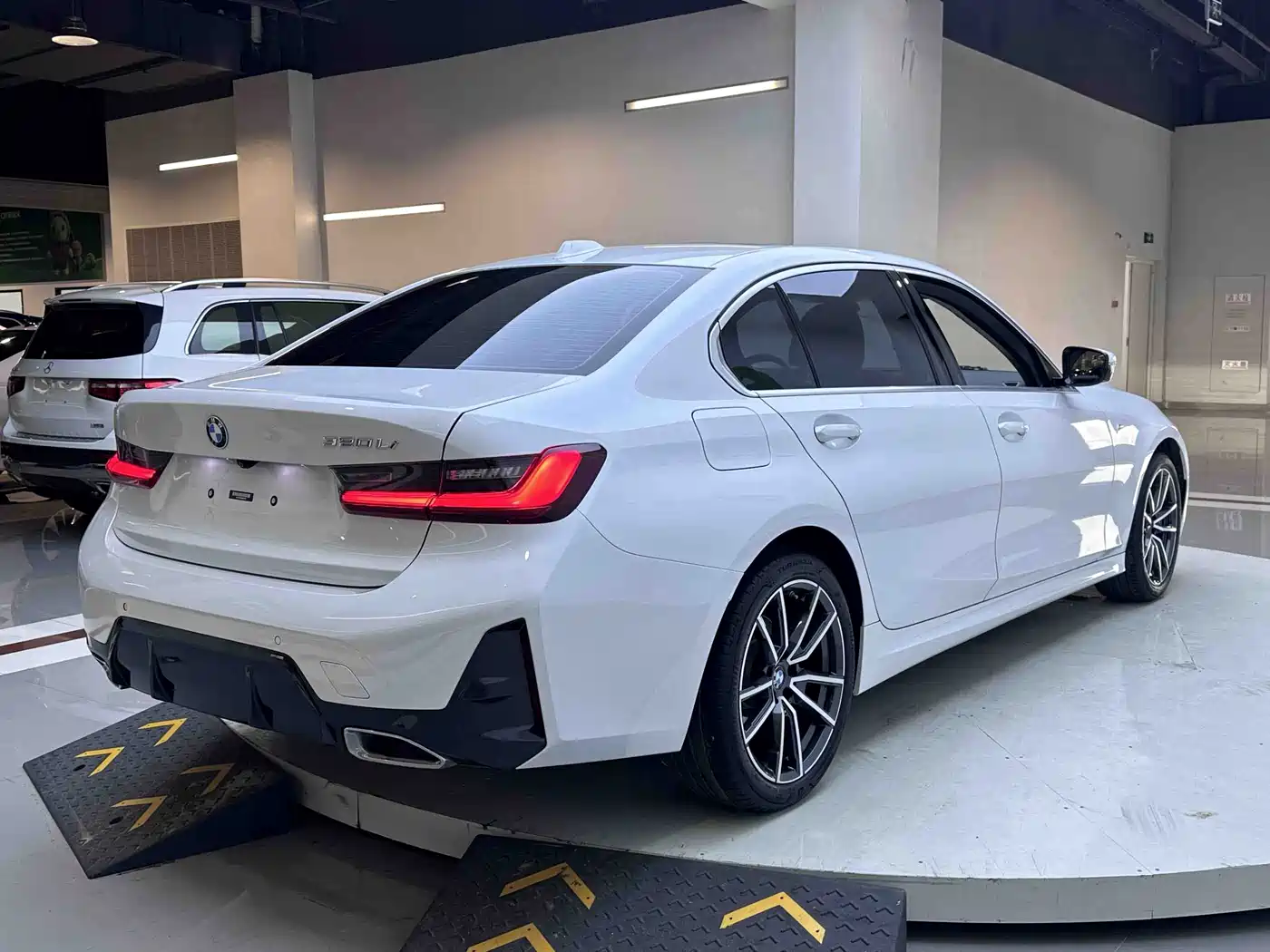 BMW 3 series id 4669383 из Китая 8