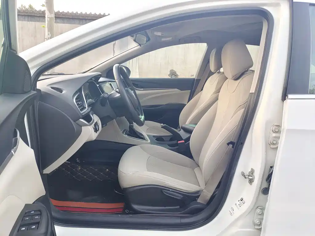Buick Excelle — миниатюра 4