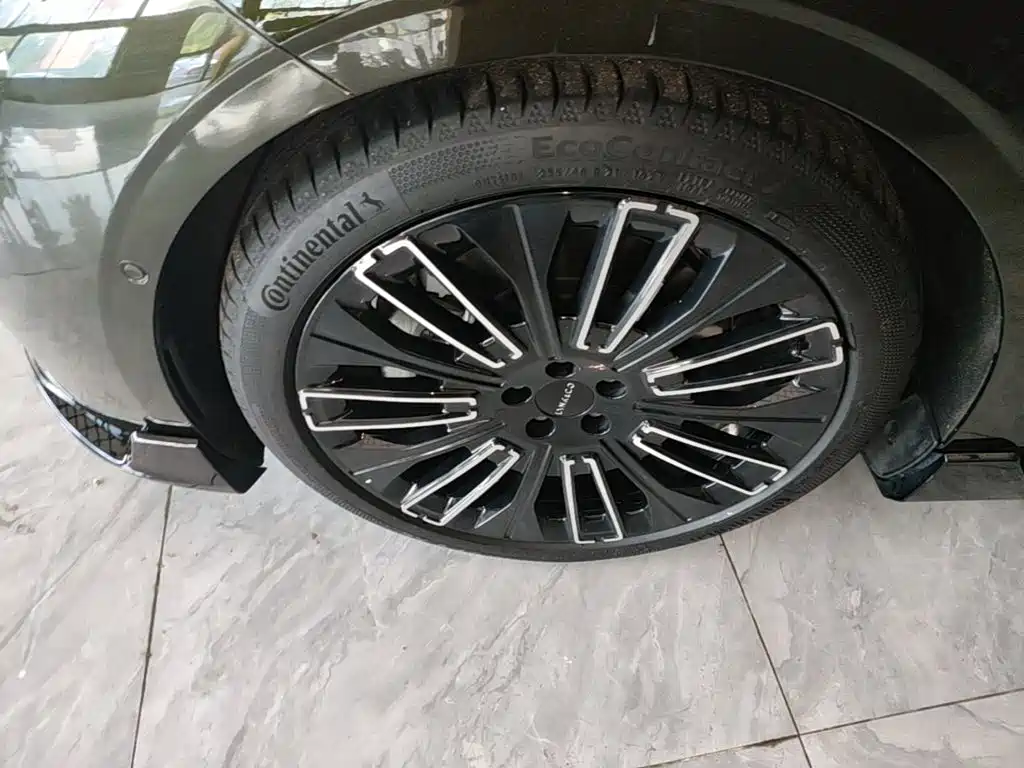 Lynk & Co 10 — миниатюра 23