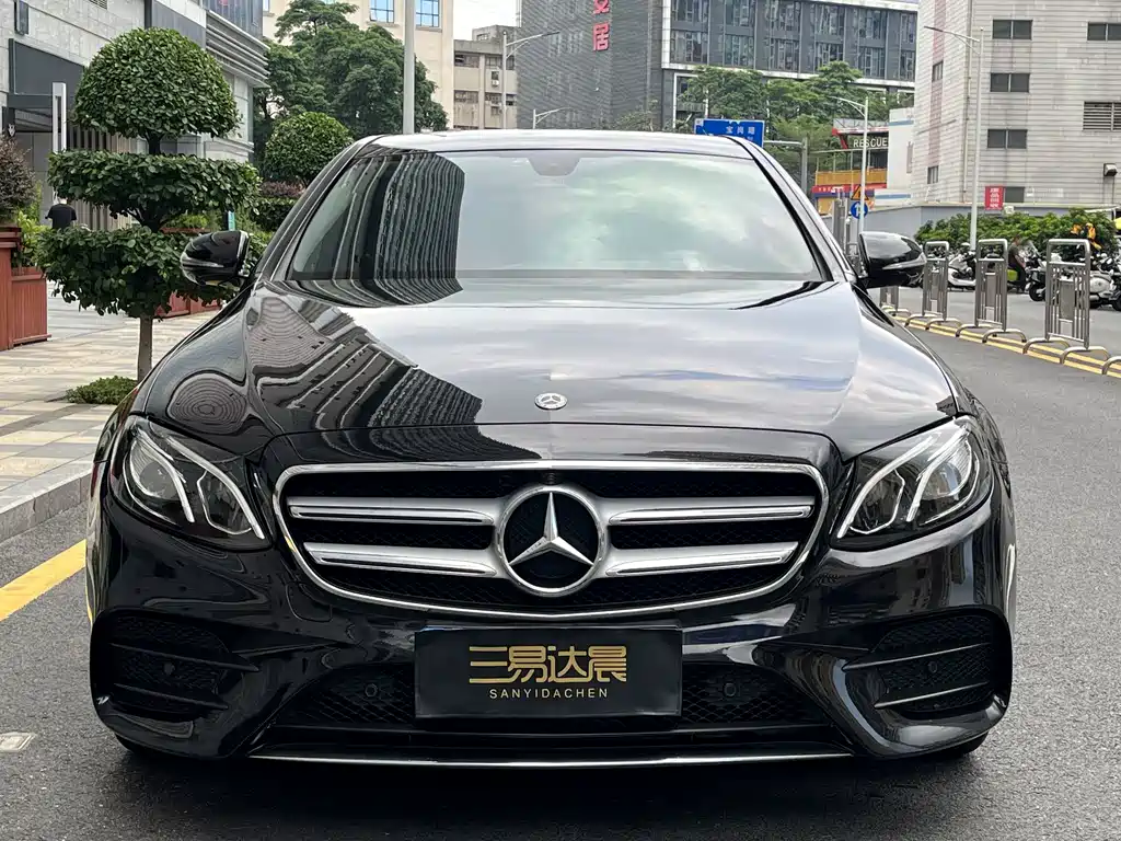 Mercedes-Benz E-Class — миниатюра 2