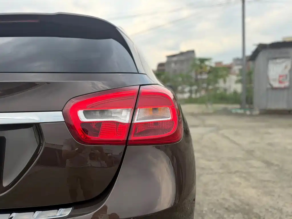 Mercedes-Benz GLA — миниатюра 16