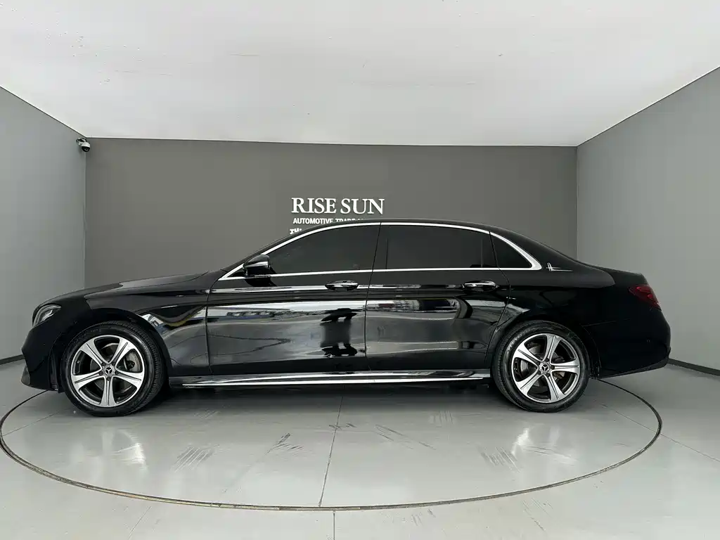 Mercedes-Benz E-Class — миниатюра 4