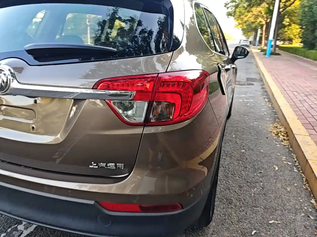 Buick Envision Plus — миниатюра 8
