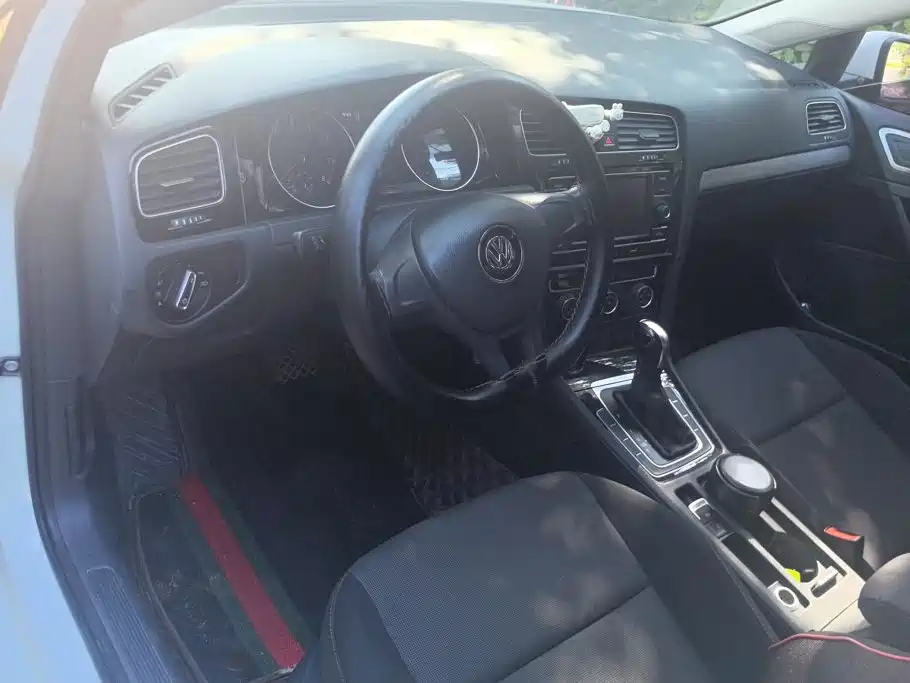 Volkswagen Golf — миниатюра 12