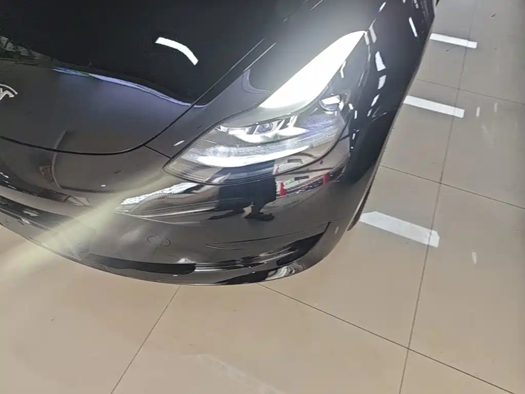 Tesla Model 3 — миниатюра 24