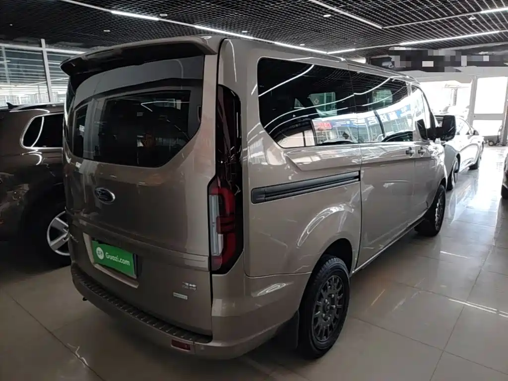 Ford Transit — миниатюра 7