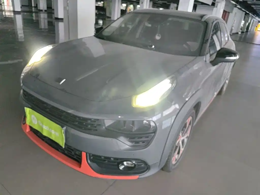 Lynk & Co 02