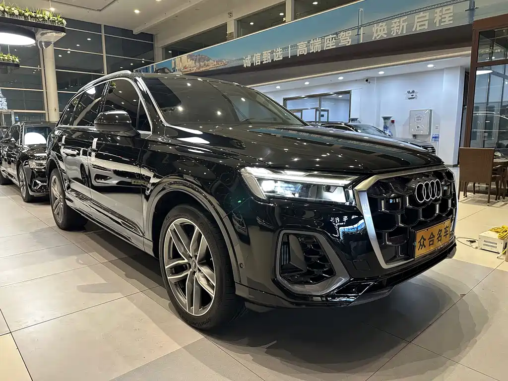 Audi Q7 2025 55 TFSI quattro S line Sport