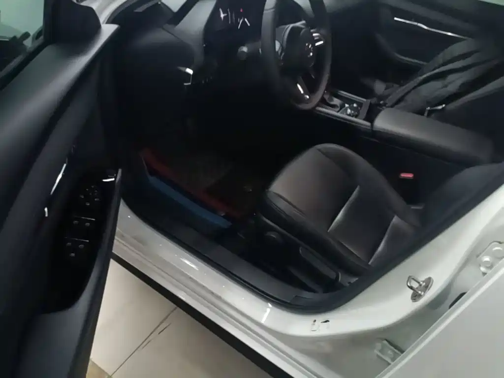 Mazda 3 Axela — миниатюра 16