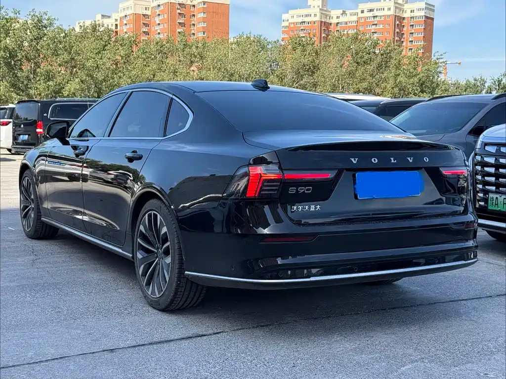 Volvo S90 — миниатюра 9
