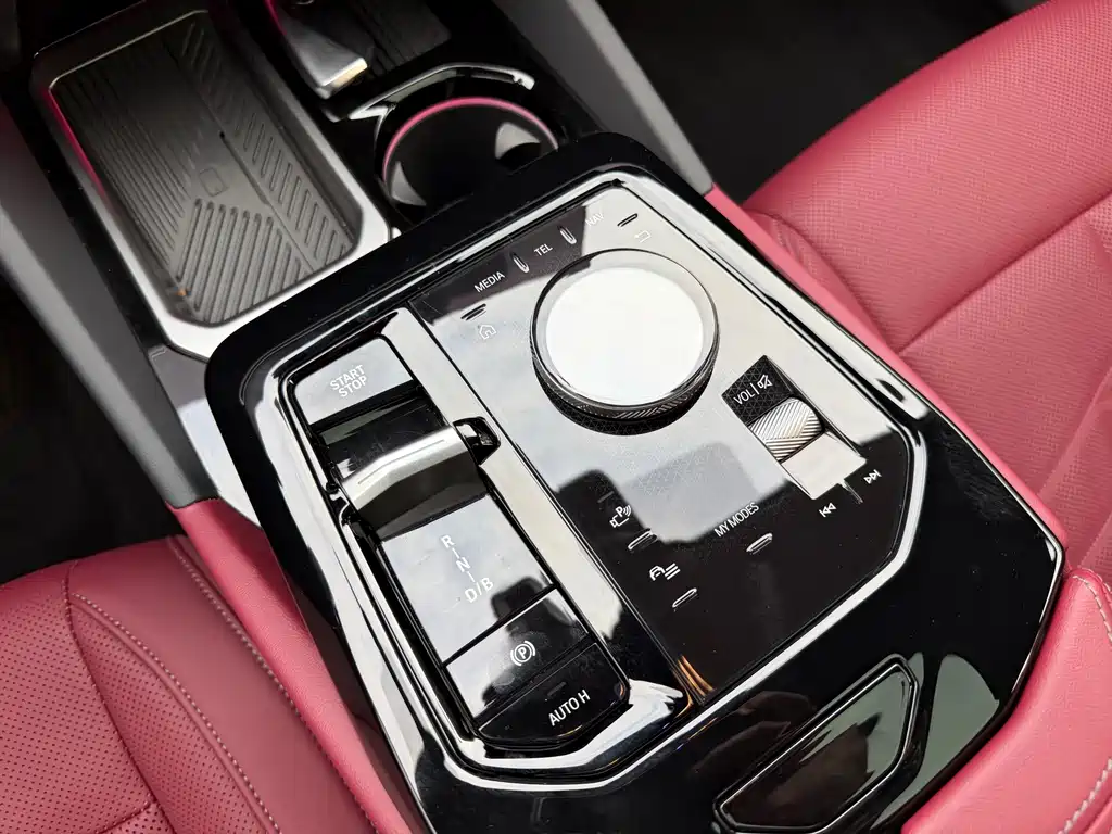 BMW i5 — миниатюра 14
