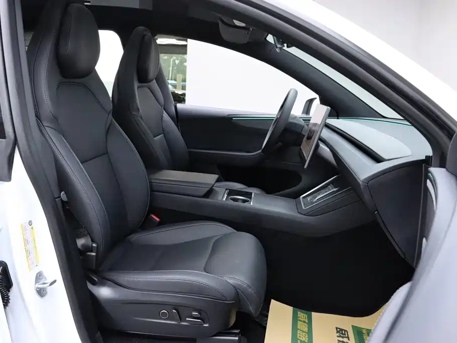 Tesla Model Y L — миниатюра 15