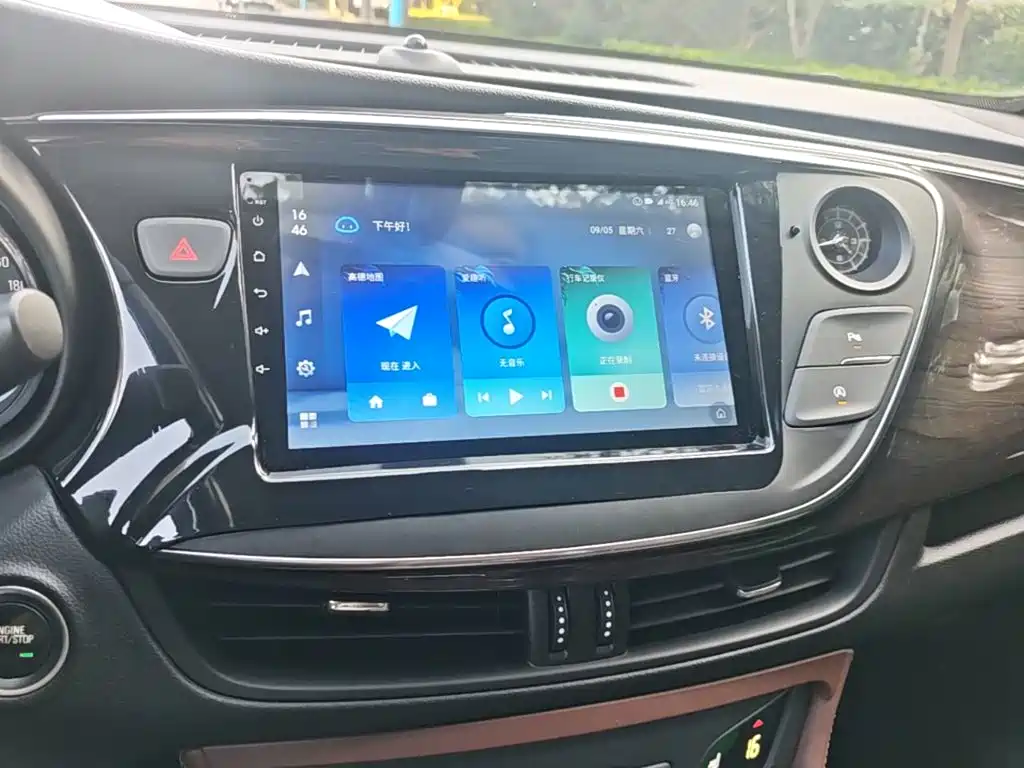 Buick Envision Plus — миниатюра 13