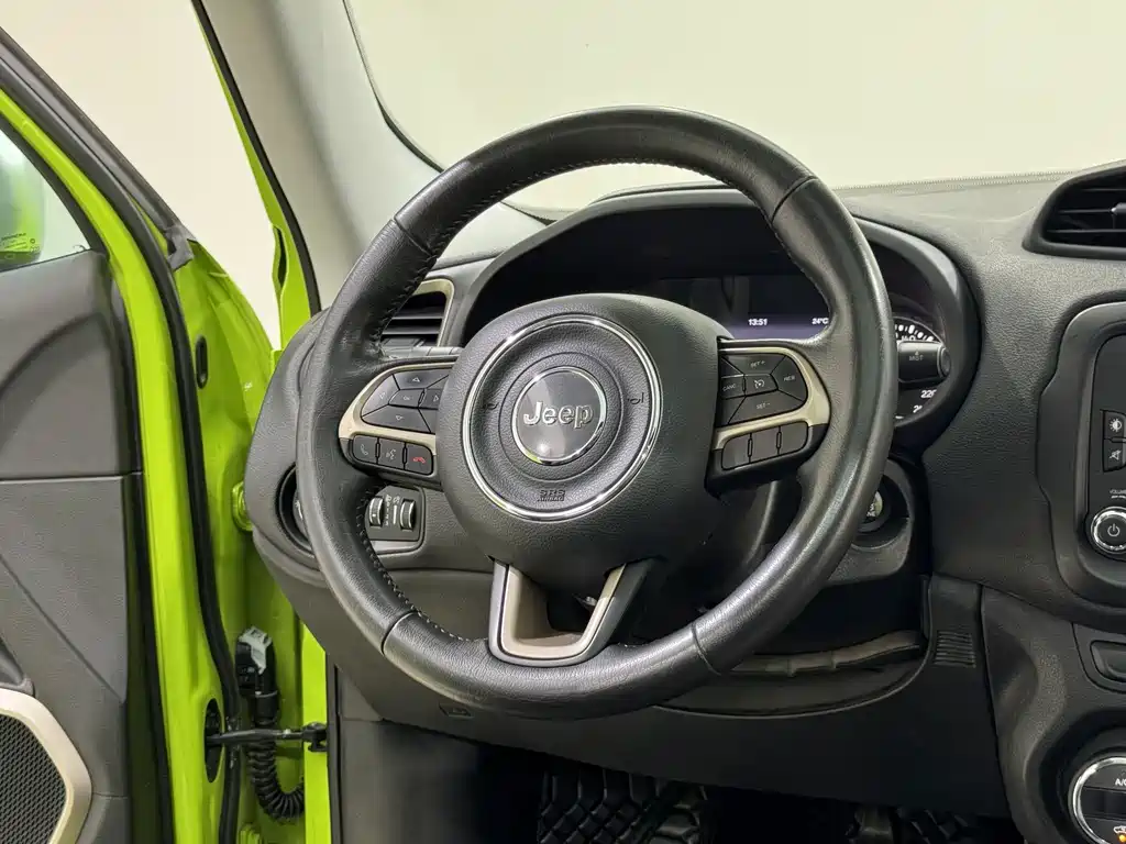 Jeep Renegade — миниатюра 12