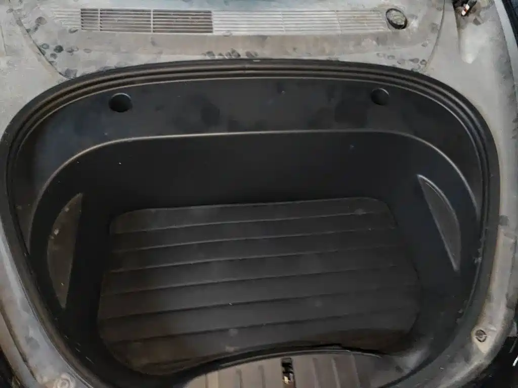 Tesla Model 3 — миниатюра 16