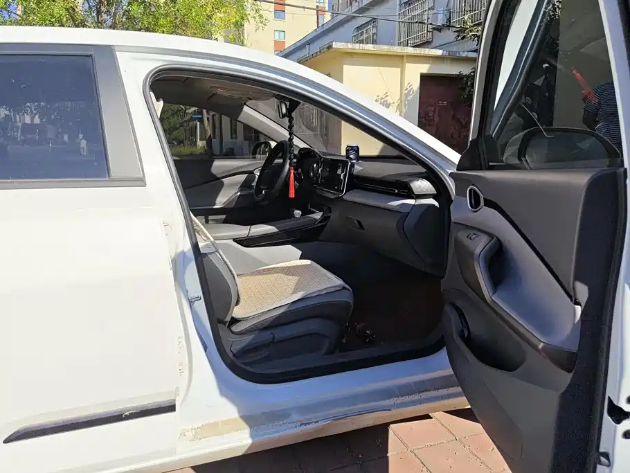 Baojun RC-5 — миниатюра 8