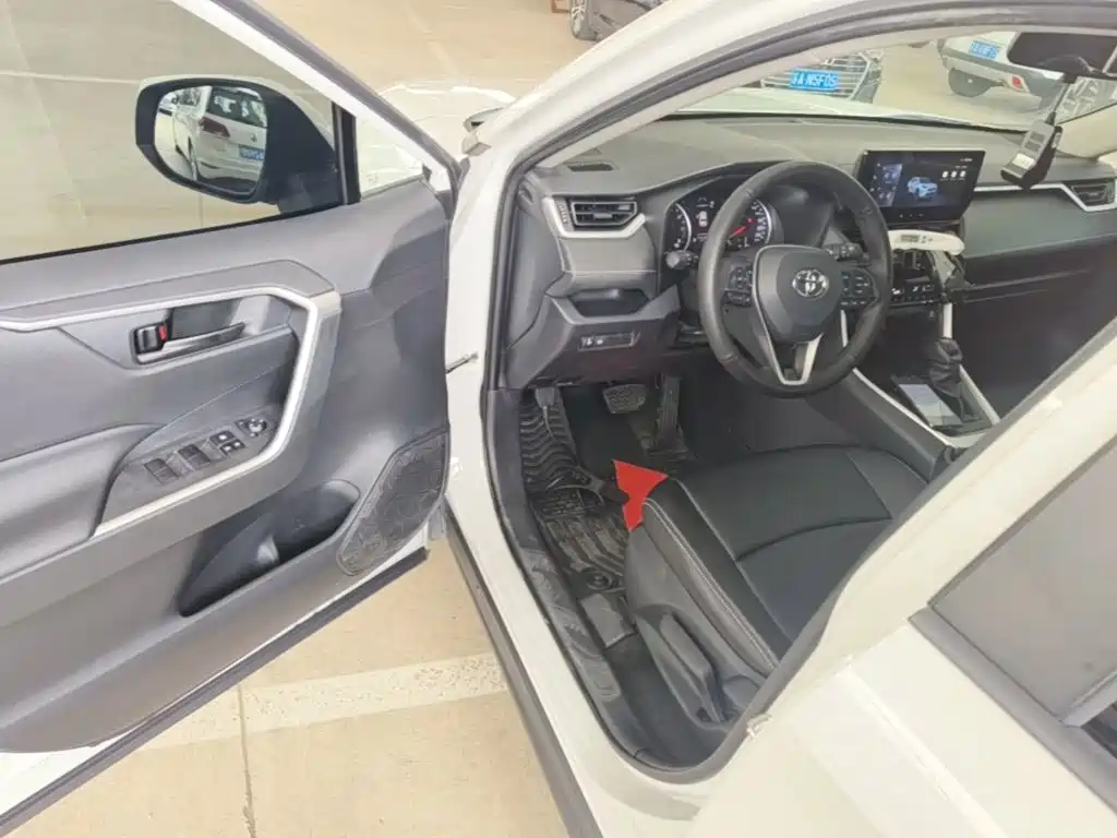 Toyota RAV4 — миниатюра 16