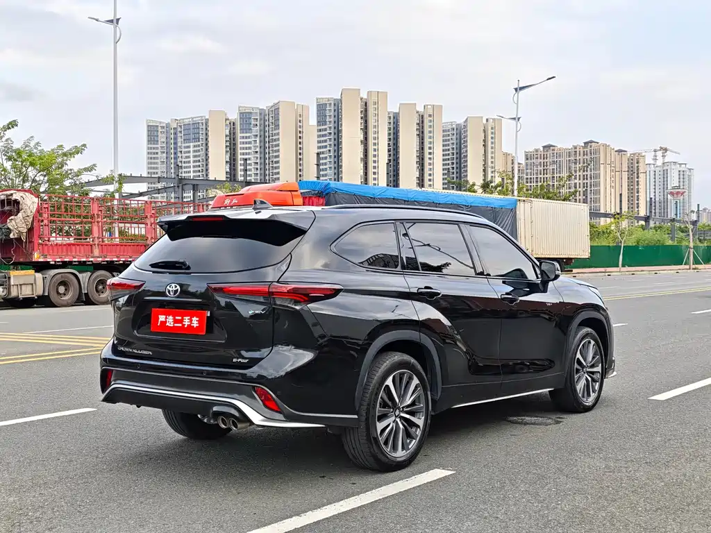 Toyota Crown Kluger — миниатюра 5