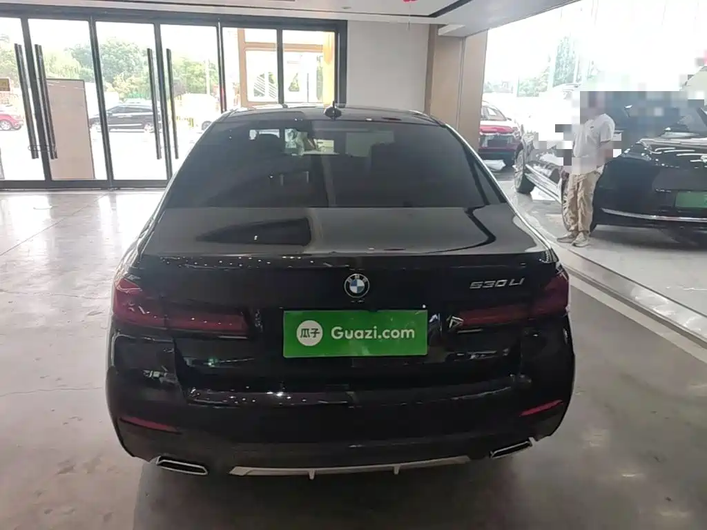 BMW 5 Series — миниатюра 6