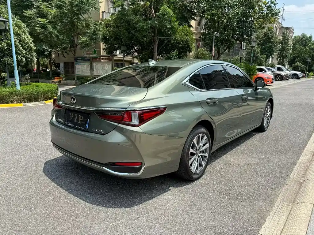 Lexus ES — миниатюра 5
