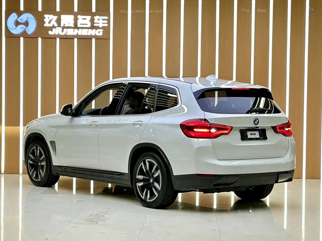 BMW iX3 — миниатюра 20