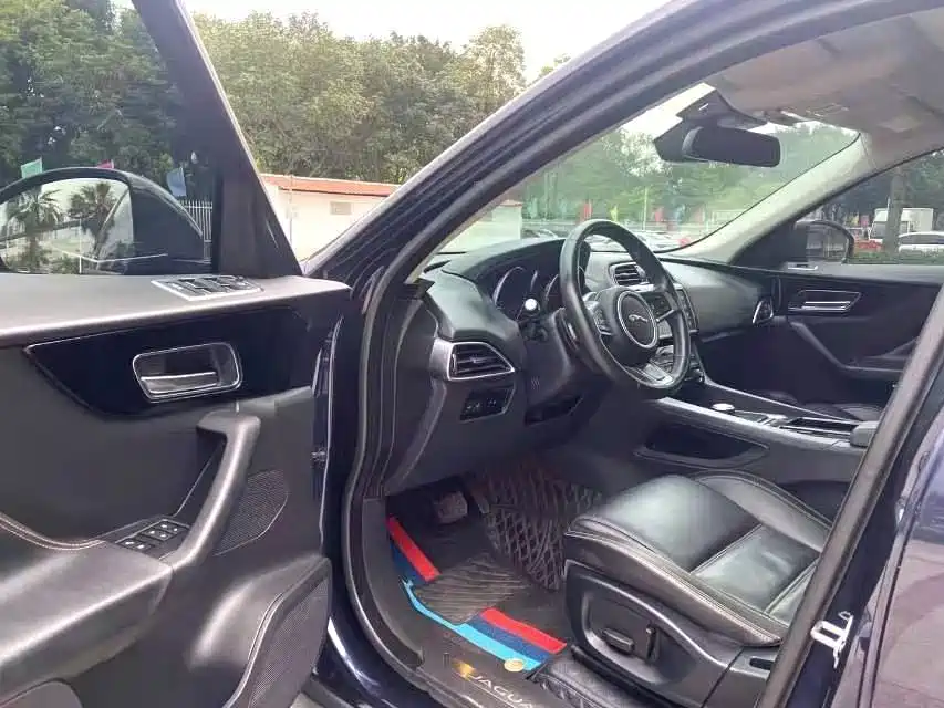 Jaguar F-PACE — миниатюра 2