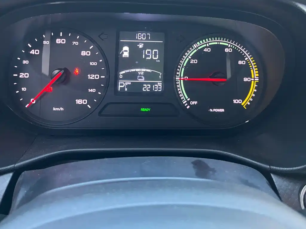 Roewe Clever — миниатюра 12