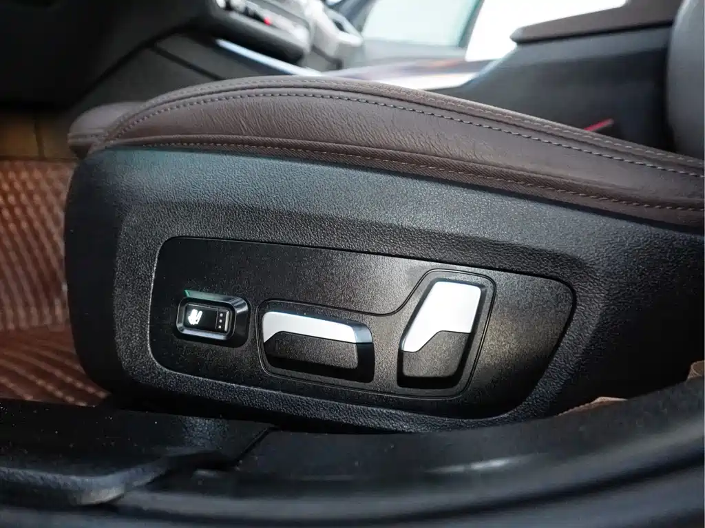 BMW 3 Series — миниатюра 13