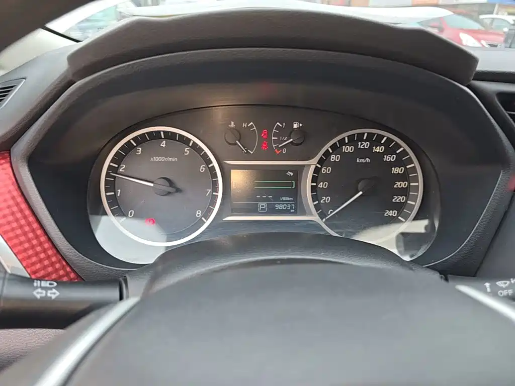 Nissan Bluebird — миниатюра 12
