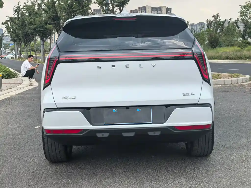 Geely Boyue L — миниатюра 9