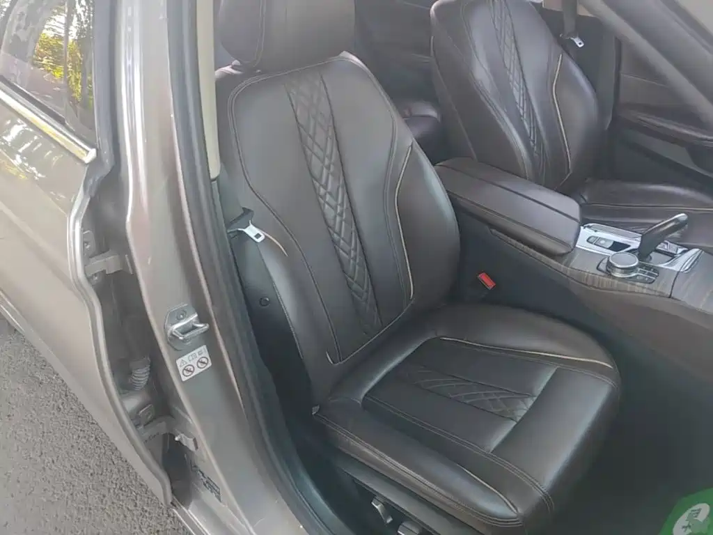BMW 5 Series — миниатюра 25