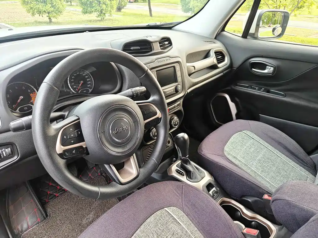 Jeep Renegade — миниатюра 13