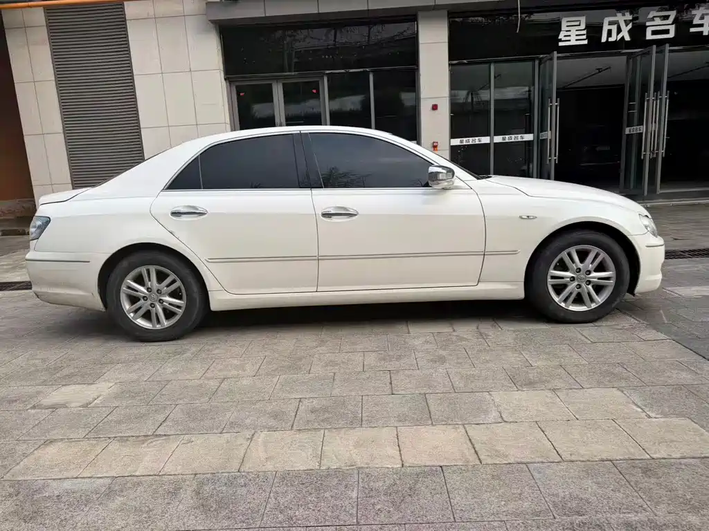 Toyota Reiz — миниатюра 4