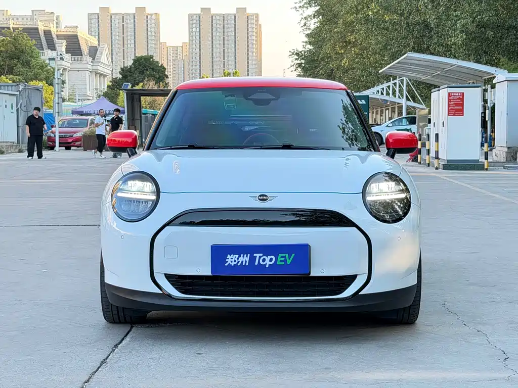 MINI MINI COOPER EV — миниатюра 2