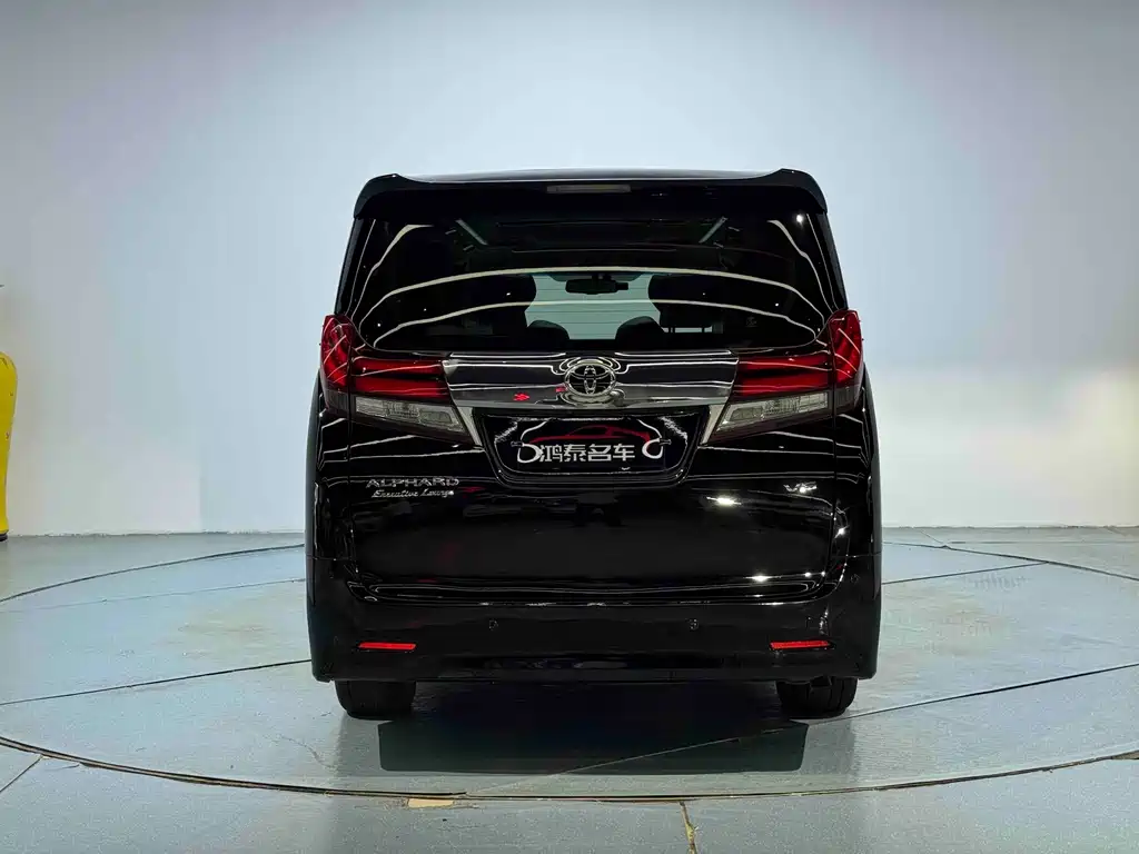 Toyota Alphard — миниатюра 24