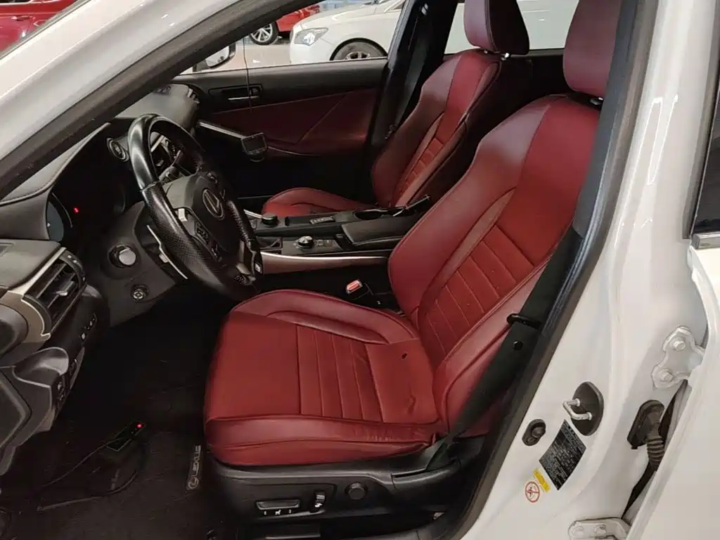 Lexus IS — миниатюра 15