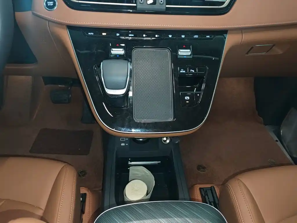 Hongqi Hongqi HQ9 PHEV — миниатюра 14