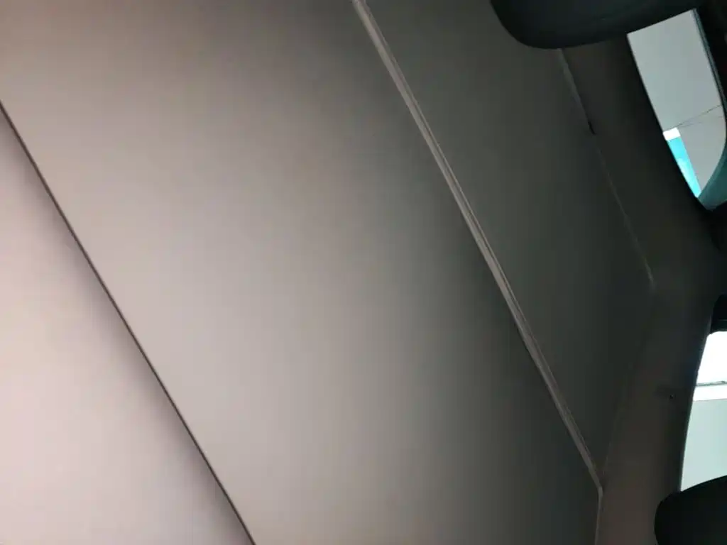 Tesla Model Y — миниатюра 18