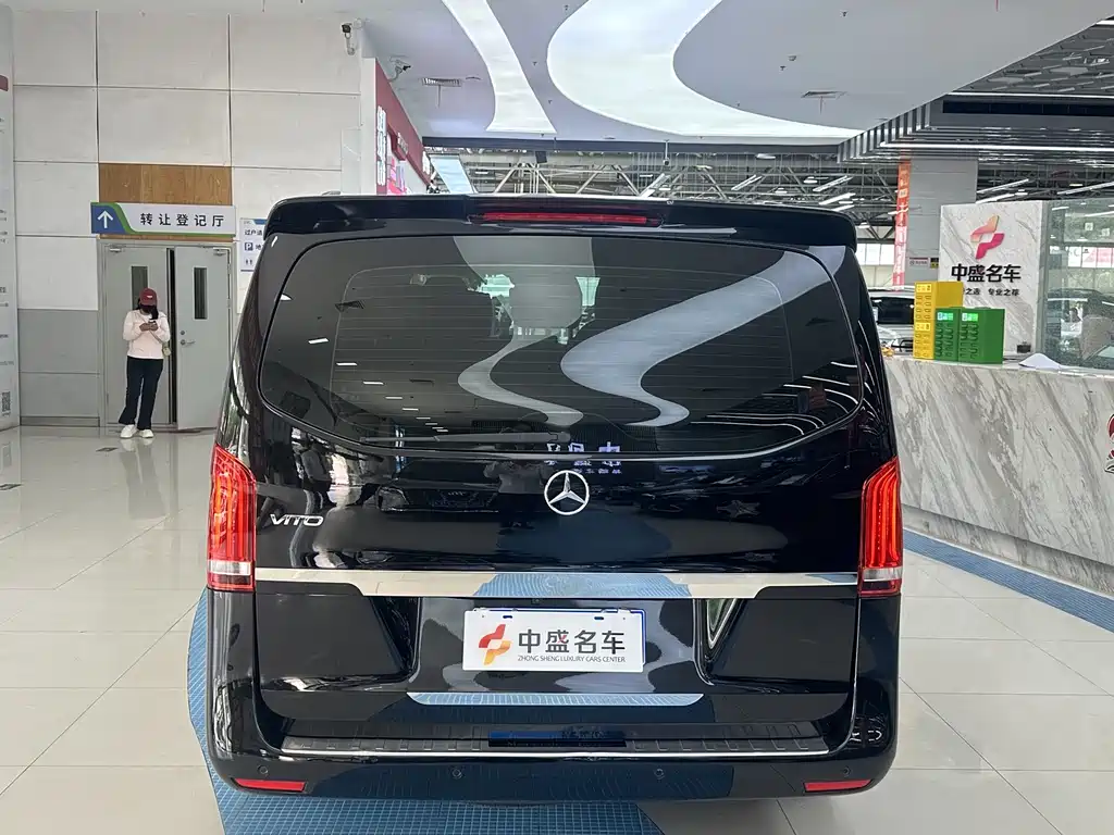 Mercedes-Benz Vito 2021 2.0T 7 мест