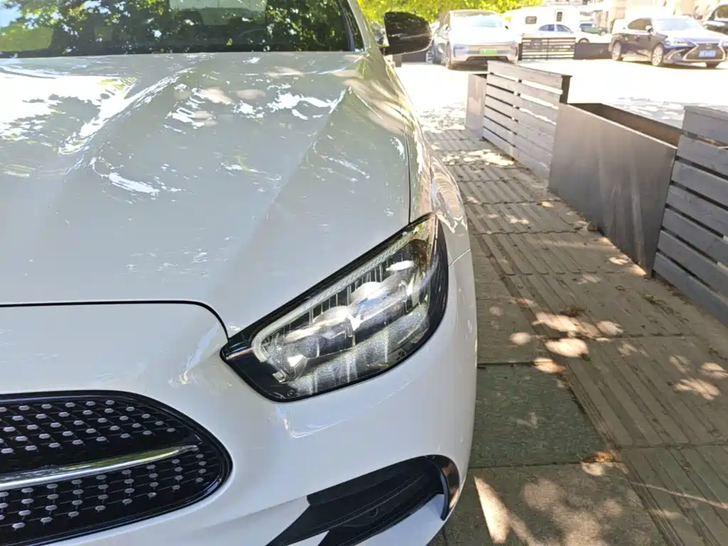 Mercedes-Benz E-Class (Import) — миниатюра 24