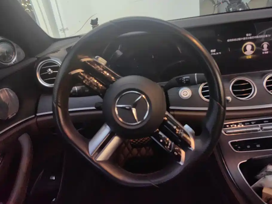 Mercedes-Benz E-Class — миниатюра 15