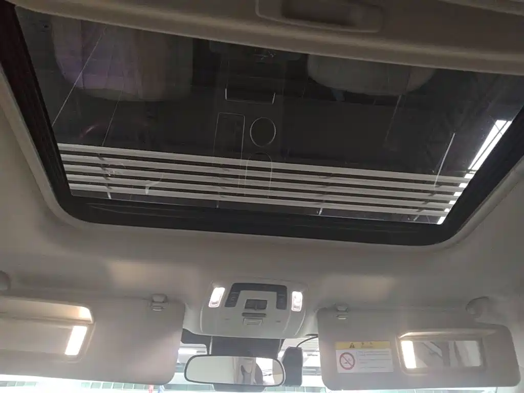 Toyota Sienna — миниатюра 18