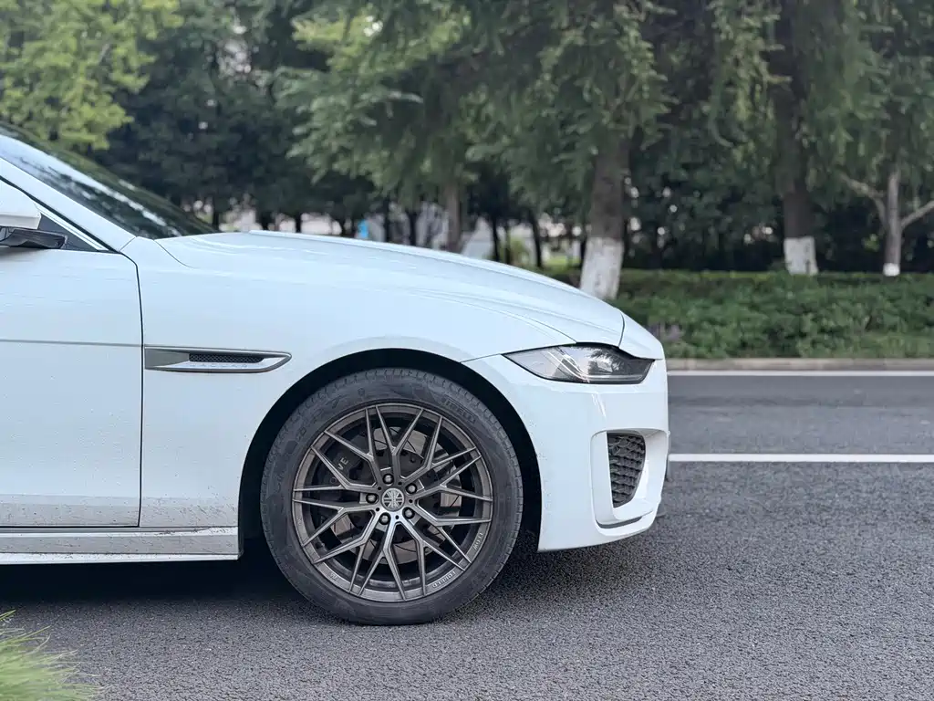 Jaguar XEL — миниатюра 4