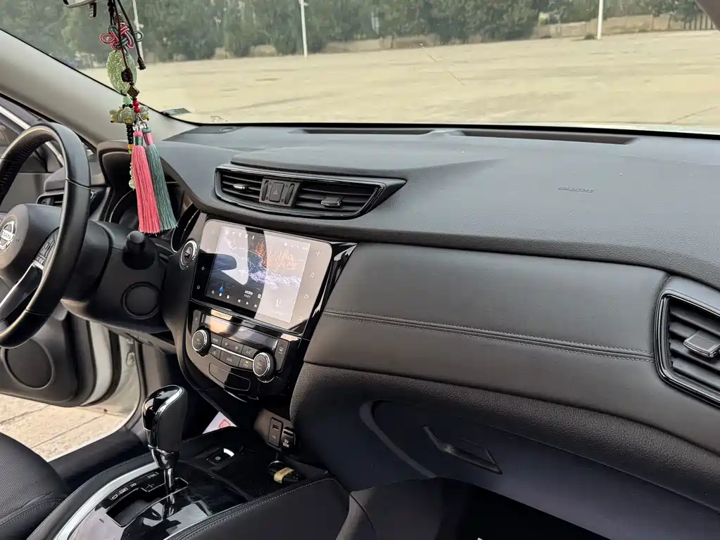 Nissan X-Trail — миниатюра 15