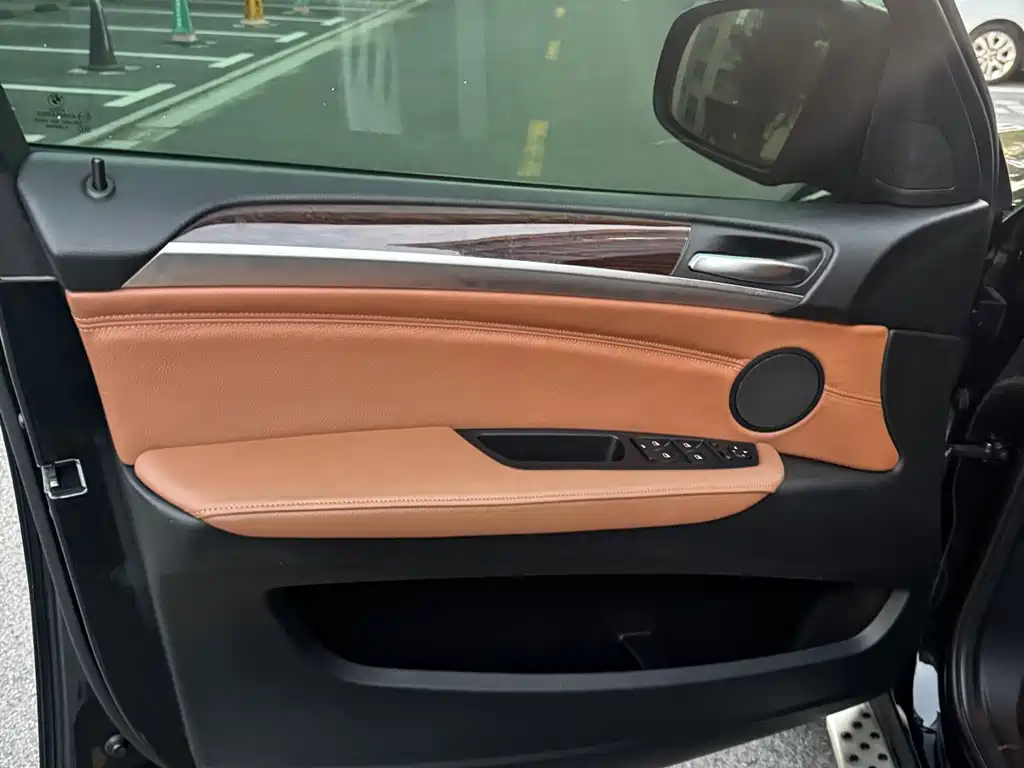 BMW X6 — миниатюра 5