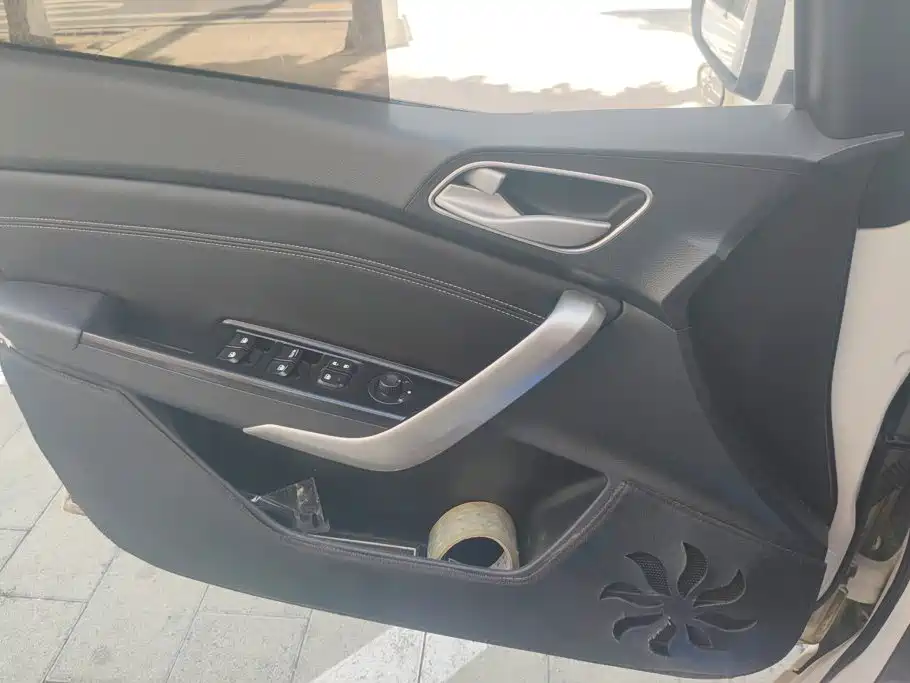 Baojun 310W — миниатюра 7