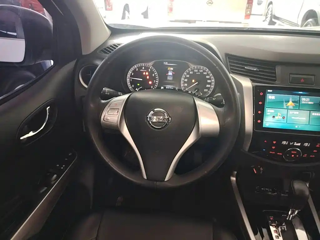 Nissan Navara — миниатюра 7