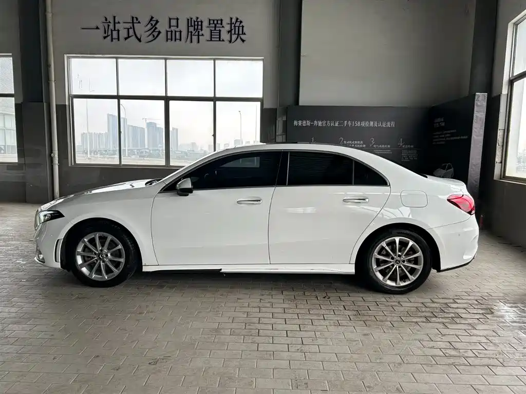 MERCEDES-BENZ A CLASS