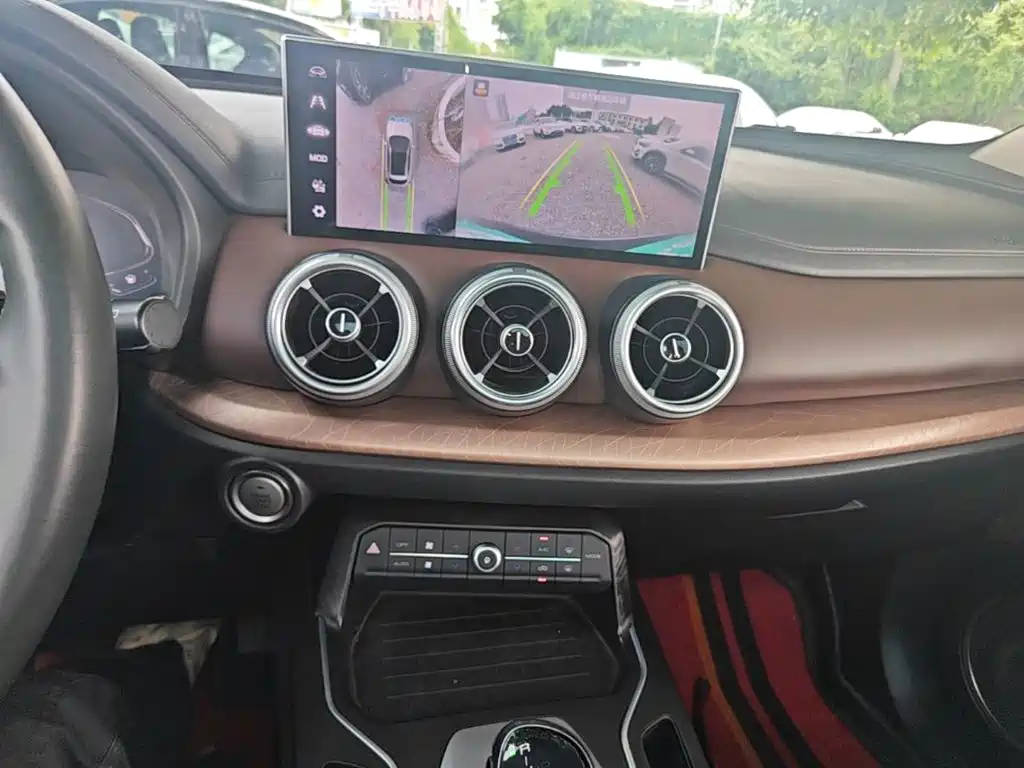 Wey Wey VV5 — миниатюра 13
